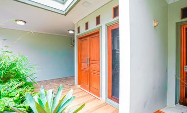 Rumah Hadap Selatan LT 112 SHM 8 Menit ke Stasiun Depok J-44222