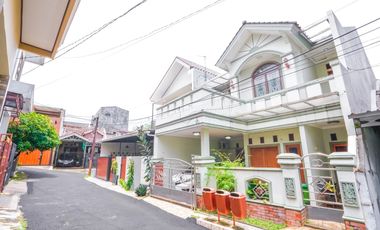 Rumah Hadap Selatan LT 112 SHM 8 Menit ke Stasiun Depok J-44222
