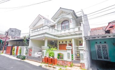 Rumah Hadap Selatan LT 112 SHM 8 Menit ke Stasiun Depok J-44222