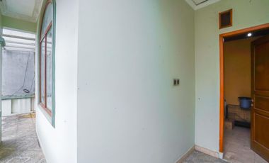 Rumah Hadap Selatan LT 112 SHM 8 Menit ke Stasiun Depok J-44222