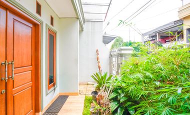 Rumah Hadap Selatan LT 112 SHM 8 Menit ke Stasiun Depok J-44222