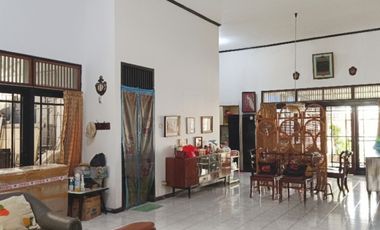 Dijual Rumah Luas Siap Huni di Manyar Jaya Surabaya