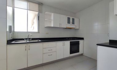 apartamento en arriendo en via al club tennis. Cod A17947