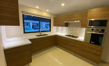 HERMOSA CASA EN RENTA EN FENIX RESIDENCIAL