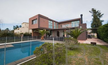 Casa en Club Miralagos