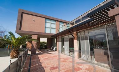 Casa en Club Miralagos
