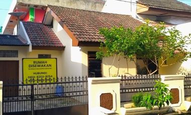 [727F5A] For Rent 3 Bedroom House 110m2 Bekasi West Java