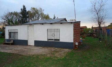 Casa sobre 600 m2 en La Carolina, Ing. Allan, Fcio. Varela