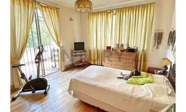 Casa en Venta, 5 dorm, Amplio Terreno, Ñuñoa