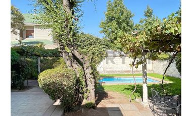 Casa en Venta, 5 dorm, Amplio Terreno, Ñuñoa