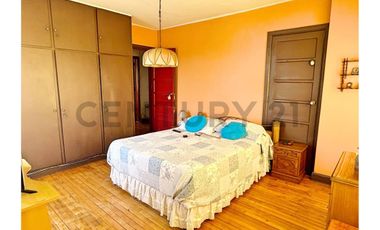 Casa en Venta, 5 dorm, Amplio Terreno, Ñuñoa