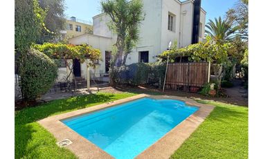 Casa en Venta, 5 dorm, Amplio Terreno, Ñuñoa