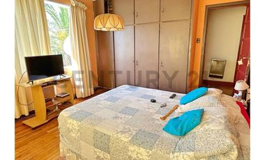 Casa en Venta, 5 dorm, Amplio Terreno, Ñuñoa