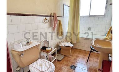 Casa en Venta, 5 dorm, Amplio Terreno, Ñuñoa