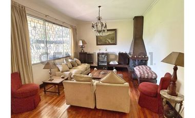 Casa en Venta, 5 dorm, Amplio Terreno, Ñuñoa