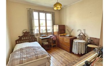 Casa en Venta, 5 dorm, Amplio Terreno, Ñuñoa