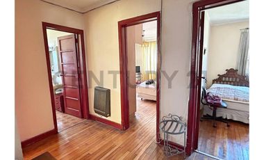 Casa en Venta, 5 dorm, Amplio Terreno, Ñuñoa