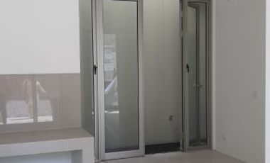 Disewakan Rumah Lokasi Strategis 2 Lantai di Greenland Residence, Menganti