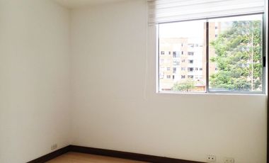 PR9527 Arriendo de apartamento en el sector El Esmeraldal