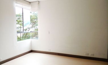 PR9527 Arriendo de apartamento en el sector El Esmeraldal