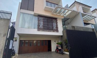 RUMAH MODERN at Jl MARGAGUNA, RADIO DALAM dkt PONDOK INDAH