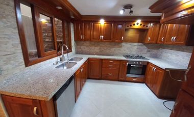 casa en arriendo en prados de sabaneta. Cod A213972