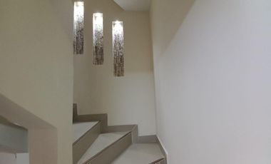 casa en arriendo en prados de sabaneta. Cod A213972