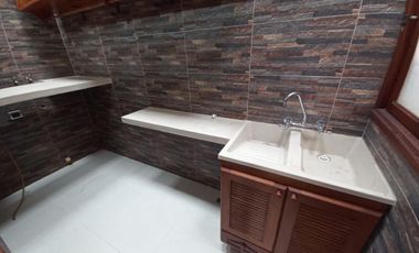 casa en arriendo en prados de sabaneta. Cod A213972