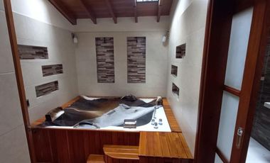 casa en arriendo en prados de sabaneta. Cod A213972