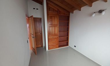 casa en arriendo en prados de sabaneta. Cod A213972