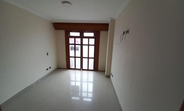 casa en arriendo en prados de sabaneta. Cod A213972