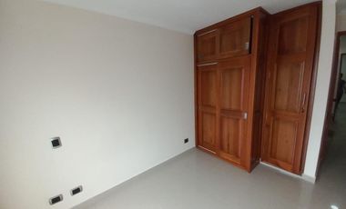 casa en arriendo en prados de sabaneta. Cod A213972
