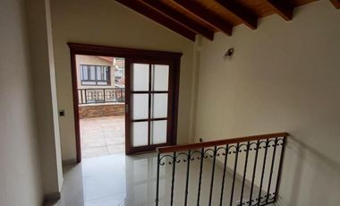casa en arriendo en prados de sabaneta. Cod A213972