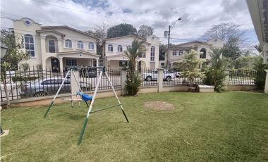 SE VENDE HERMOSA CASA REMODELADA EN ARRAIJAN