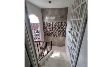 SE VENDE HERMOSA CASA REMODELADA EN ARRAIJAN