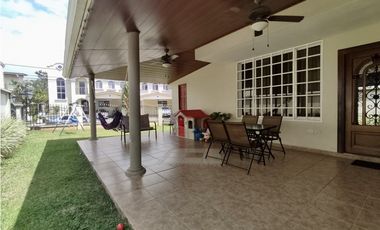 SE VENDE HERMOSA CASA REMODELADA EN ARRAIJAN