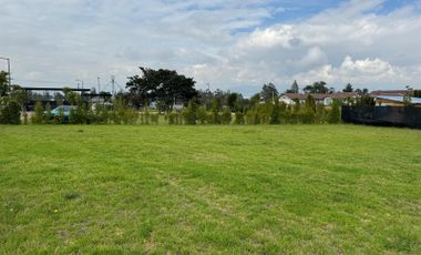 Vendo terreno bifamiliar en Puembo, dentro de urbanización.