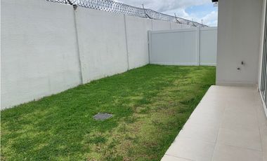 VENTA CASA TWIN HOUSE EN COSTA SUR VERSALLES, PH VILLASUR