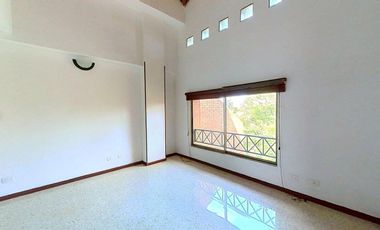 Venta Apartamento Dúplex – El Ingenio. Cod V13486