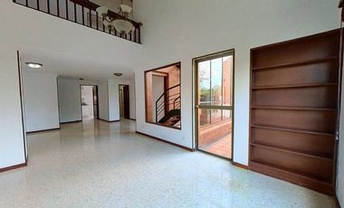 Venta Apartamento Dúplex – El Ingenio. Cod V13486