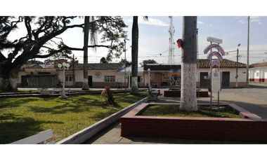 VENDO CASA ESQUINA CORINTO BARRIO CENTRO