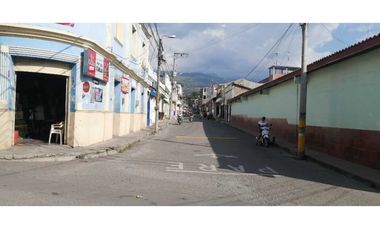 VENDO CASA ESQUINA CORINTO BARRIO CENTRO