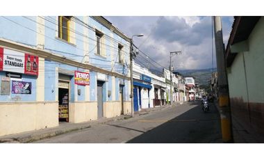 VENDO CASA ESQUINA CORINTO BARRIO CENTRO