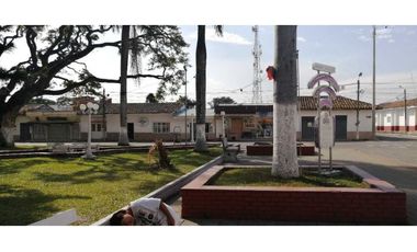 VENDO CASA ESQUINA CORINTO BARRIO CENTRO