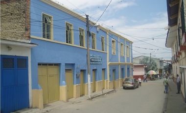 VENDO CASA ESQUINA CORINTO BARRIO CENTRO