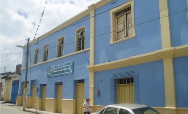 VENDO CASA ESQUINA CORINTO BARRIO CENTRO