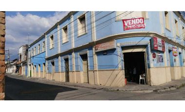 VENDO CASA ESQUINA CORINTO BARRIO CENTRO