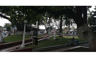 VENDO CASA ESQUINA CORINTO BARRIO CENTRO