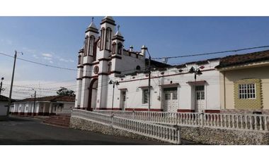VENDO CASA ESQUINA CORINTO BARRIO CENTRO