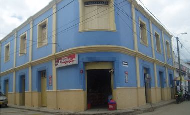 VENDO CASA ESQUINA CORINTO BARRIO CENTRO